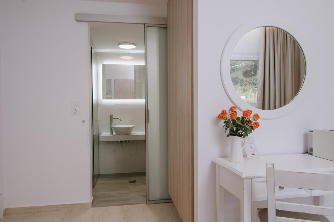 Dora Apartments Agia Pelagia Exterior foto